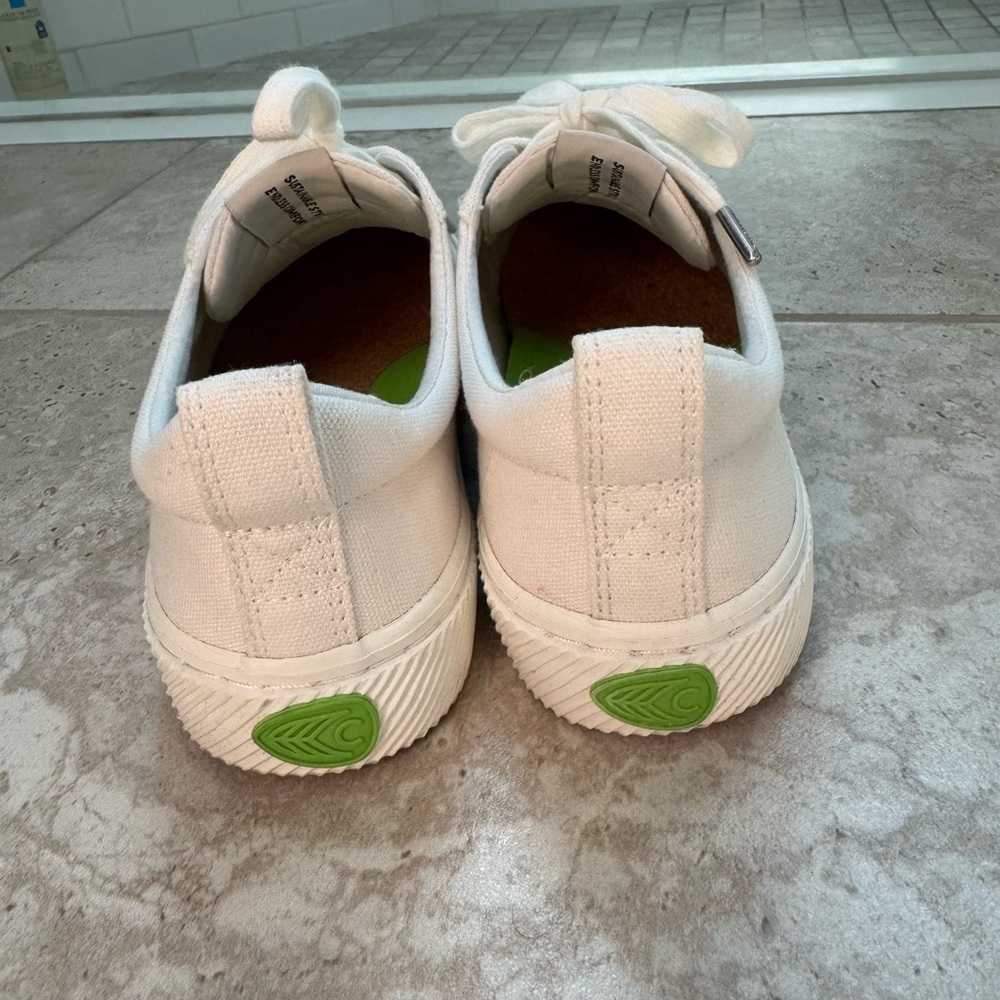 Cariuma White OCA Low Canvas Sneakers Size 7.5 - Picture 4 of 4